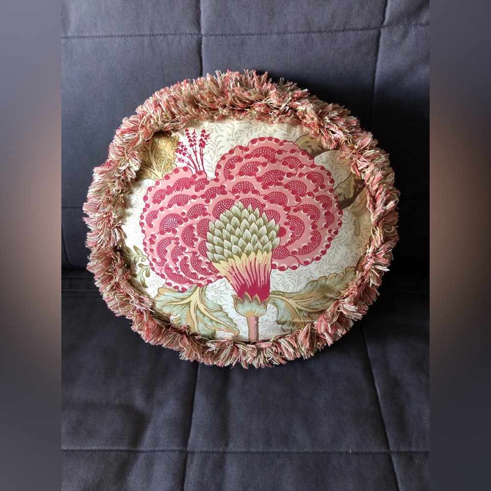 Shabby Chic Circle Pillow Floral Plaid
